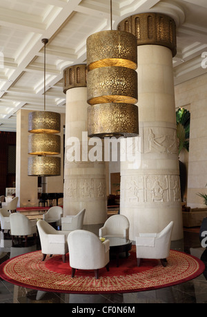 Intérieur de l'hôtel Raffles à thème égyptien à Dubaï, Émirats arabes unis. Banque D'Images
