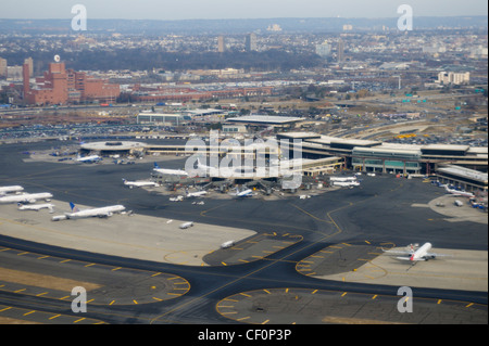 L'aéroport international Newark Liberty - New Jersey - à partir de l'air Banque D'Images