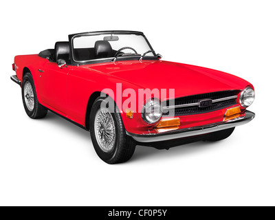 Licence et imprimés sur MaximImages.com - Rouge 1969 Triumph TR6 classique voiture rétro isoaltée sur fond blanc avec masque Banque D'Images