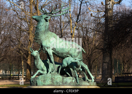 Harde de cerfs statue par Arthur Jacques Leduc (1848-1918), Jardin du Luxembourg, Paris, France Banque D'Images