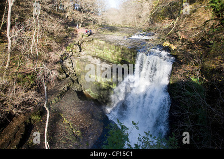 Sgwd Oisans-gwyn cascade dans le parc national de Brecon Beacons Banque D'Images