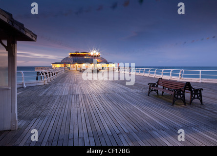 Jetée de Cromer à Norfolk, au Royaume-Uni, juste après le coucher du soleil Banque D'Images