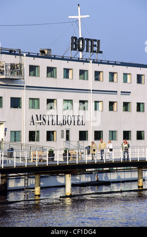 'Amstel Botel' hôtel flottant, Amsterdam, Pays-Bas. Banque D'Images