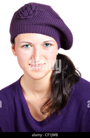 Portrait of a Teenage girl wearing purple hat et haut. Banque D'Images