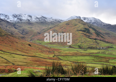 Vue sur la vallée de Langdale en hiver, Ambleside, Cumbria, Royaume-Uni, Angleterre prises à partir de la route allant jusqu'à Blea Tarn. Banque D'Images