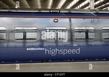 L'un des nouveaux 'haute vitesse' javelin de train à la gare de St Pancras. Ces trains se déroulera de Londres St Pancras à Kent destinati Banque D'Images