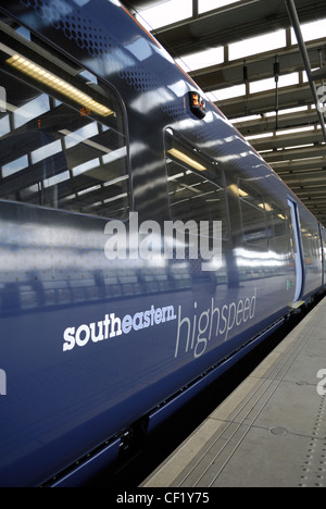 L'un des nouveaux 'haute vitesse' javelin de train à la gare de St Pancras. Ces trains se déroulera de Londres St Pancras à Kent destinati Banque D'Images