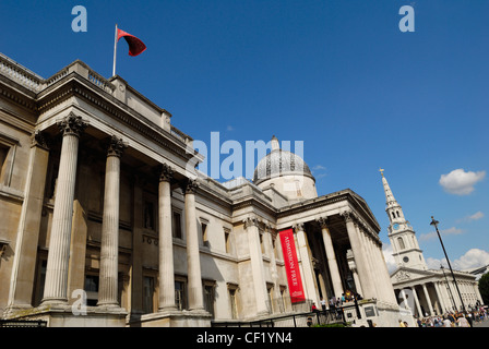 La Galerie nationale avec l'église de St Martin-in-the-champs dans l'arrière-plan. Banque D'Images