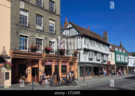 Une vue le long de la rue Bridge, Ville de Cambridge, Cambridgeshire, Angleterre, RU Banque D'Images
