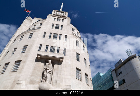 Broadcasting House, construit en 1932, le siège de la BBC. Le bâtiment a été conçu par le Lieutenant-colonel G. Val Myer Banque D'Images