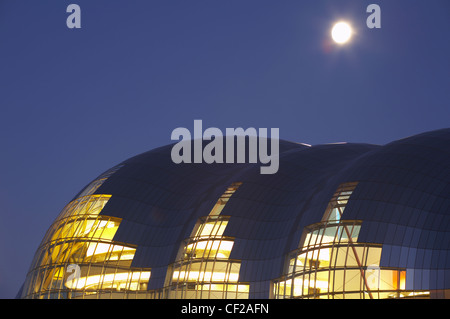 Le Sage Gateshead, vue de nuit depuis l'Newcastle Quayside. Banque D'Images