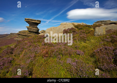 Le grenier à sel rock formation sur Derwent Moor dans le parc national de Peak District. Banque D'Images