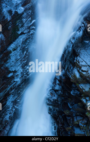 Les chutes de Measach Corrieshalloch dans la gorge, une spectaculaire gorge mile de long créé par la rivière Droma qui a sculpté le Banque D'Images