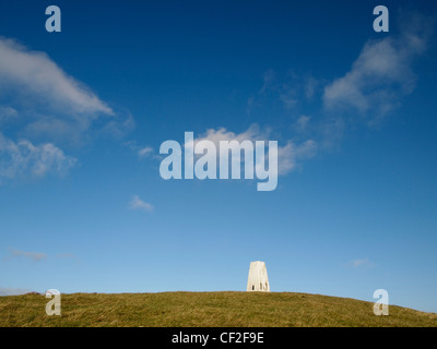 Point blanc trig sur sommet de Moel, Bentyrch au Pays de Galles Banque D'Images