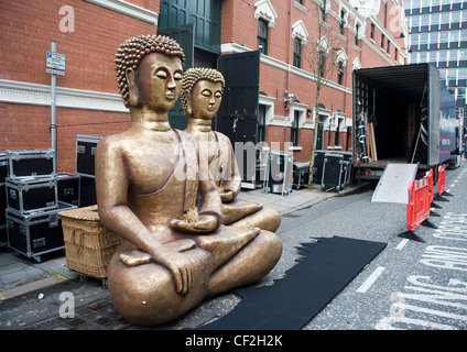 Bouddhas sur Glengall Street, Belfast. Banque D'Images