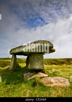 Lanyon Quoit, qui semble être un rituel site funéraire, datant de la période néolithique (3500-2500BC). Banque D'Images