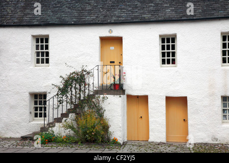 18e siècle maisons de Dunkeld, connu sous le nom de petites maisons, restauré et laisser aux locataires pour ramener la vie dans Banque D'Images