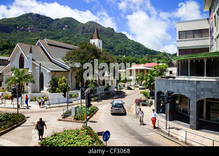 Cathédrale St Paul le 5 juin Avenue à sa jonction avec l'Avenue de la Révolution, Victoria, Mahe, Seychelles Banque D'Images