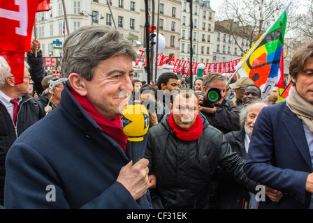 Paris, France, "Jean Luc Melenchon', candidat à l'élection présidentielle dans le "Front de gauche (Parti, dans Anti-European Démonstration de mesures d'austérité économique, par les syndicats, et des partis, Banque D'Images