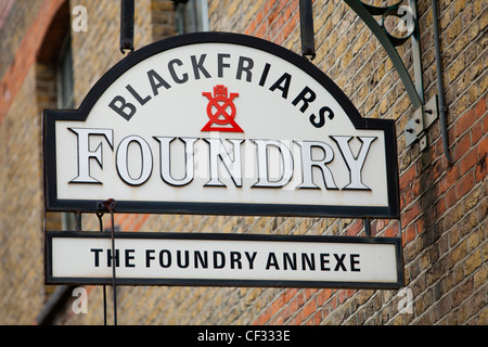 Une vue sur le panneau indiquant l'Blackfriars Foundary dans le London Borough of Southwark Banque D'Images