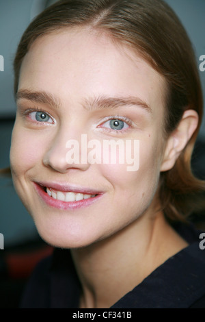 Model Carmen Kass backstage the Calvin Klein Fall 2004 Fashion Show at Milk  Studios in New York City on February 12, 2004. Photo by S. Vlasic/ABACA  (pictured: Francisco Costa Stock Photo - Alamy