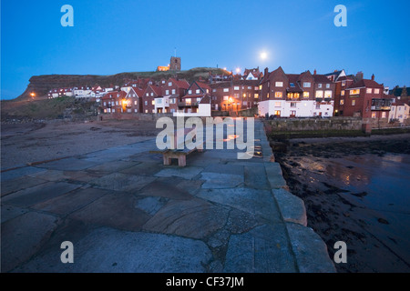 Lever de la jetée de Whitby, North Yorkshire, Angleterre Banque D'Images