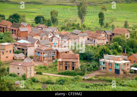 Village typiquement malgache près d'Antsirabe, hautes terres de Madagascar Banque D'Images