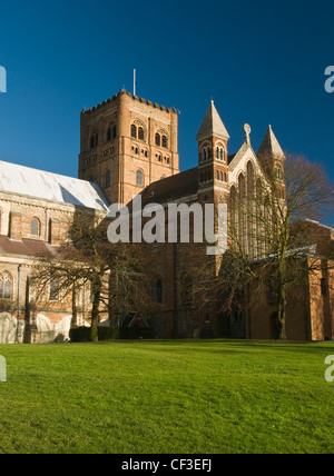 Vue extérieure de l'abbaye de St Albans dans le Hertfordshire. Banque D'Images