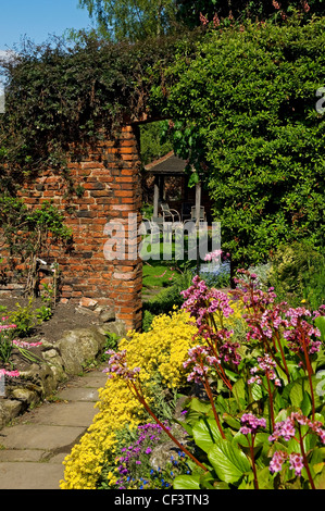 Dans le jardin à l'arrière de Grays Court, une maison de campagne anglaise au coeur de New York. Banque D'Images