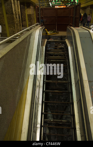 La station de métro escalator en réparation Prague République Tchèque Europe Banque D'Images