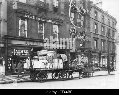 Les détaillants, Queen Square, WOLVERHAMPTON, c 1900. Banque D'Images