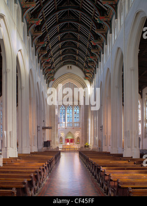 Cathédrale St Edmundsbury nef en regardant vers l'autel. La mort d'Edmund, Roi de l'Est Les Angles, aux mains des Danois Banque D'Images