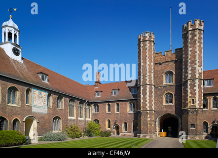 La porte principale et de la vieille cour du College de Cambridge. Banque D'Images