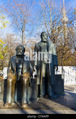 Monument à Marx-Engels, Berlin, Allemagne Banque D'Images