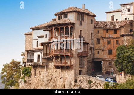 Casa Colgadas ou maisons suspendues, qui abrite maintenant le Musée espagnol des arts abstraits, Cuenca, Espagne. Banque D'Images