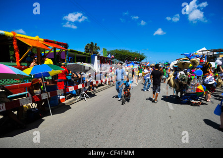 Grand Parade à Aruba pour célébrer le festival Carnaval 58 Banque D'Images