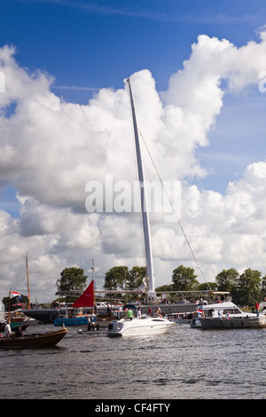 Sail Amsterdam 2010 - Amsterdam, Pays-Bas - le 19 août 2010 : Sail 2010 événement commence par la spectaculaire parade en voile. Banque D'Images