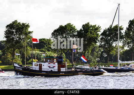 Sail Amsterdam 2010 - Amsterdam, Pays-Bas - le 19 août 2010 : Sail 2010 événement commence par la spectaculaire parade en voile. Banque D'Images