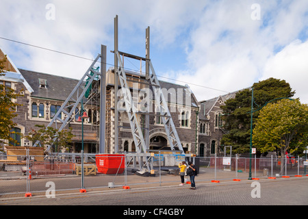 Christchurch Arts Centre en attente de réparation prise en charge par un renfort structurel. Banque D'Images