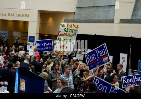 Ron Paul partisans au California State convention 2/25/2012 GOP. Banque D'Images