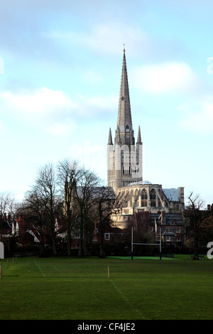 Une vue de la cathédrale de l'ensemble des terrains de jeu. Banque D'Images