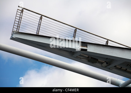 Une partie du nouveau pont de levage double voiles dans le port de Poole Poole, Dorset à la cérémonie d'ouverture le 25 février 2012 Banque D'Images