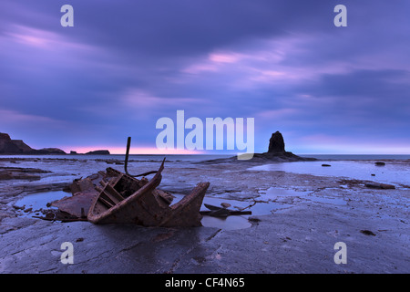 L'épave de l'Amiral van Tromp et Noir Nab au coucher du soleil. Banque D'Images