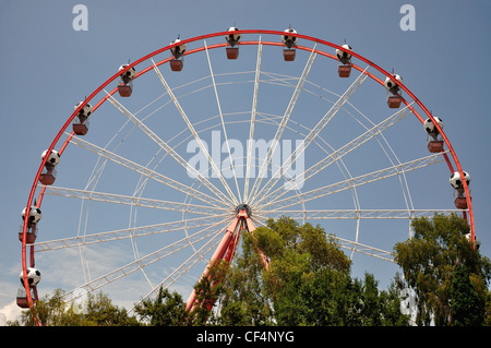 Roue Géante à Gold Reef City Theme Park, Johannesburg, la Province de Gauteng, Afrique du Sud Banque D'Images