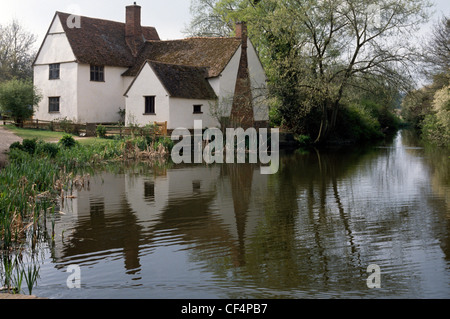 Willy Lotts cottage, une maison du 16ème siècle rendu célèbre par Flatford en étant l'objet de la peinture de John Constable, le Hay W Banque D'Images