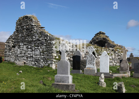 Cimetière de Lough Derg, nommé d'après Naomh Caitairin, un des premiers chrétiens saint qui a fondé un couvent à proximité sur le Beara Peninsu Banque D'Images