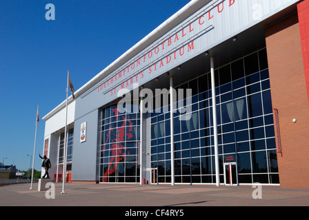 L'extérieur de St Mary's Stadium, domicile du Club de Football de Southampton. Banque D'Images