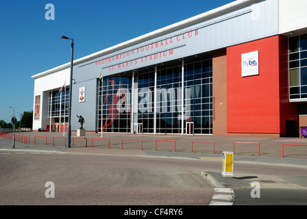 L'extérieur de St Mary's Stadium, domicile du Club de Football de Southampton. Banque D'Images