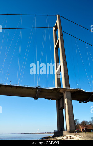 La Tour nord du Humber Bridge, le cinquième plus grand pont suspendu à travée unique au monde. Banque D'Images