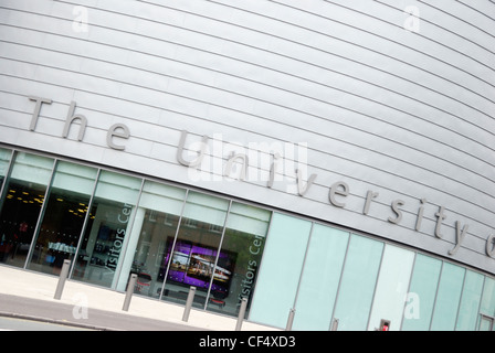 Place de l'université et centre de conférence, une partie de l'Université de Manchester. Banque D'Images